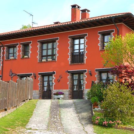 Apartamentos Rurales Piedrafita Llenin Bagian luar foto