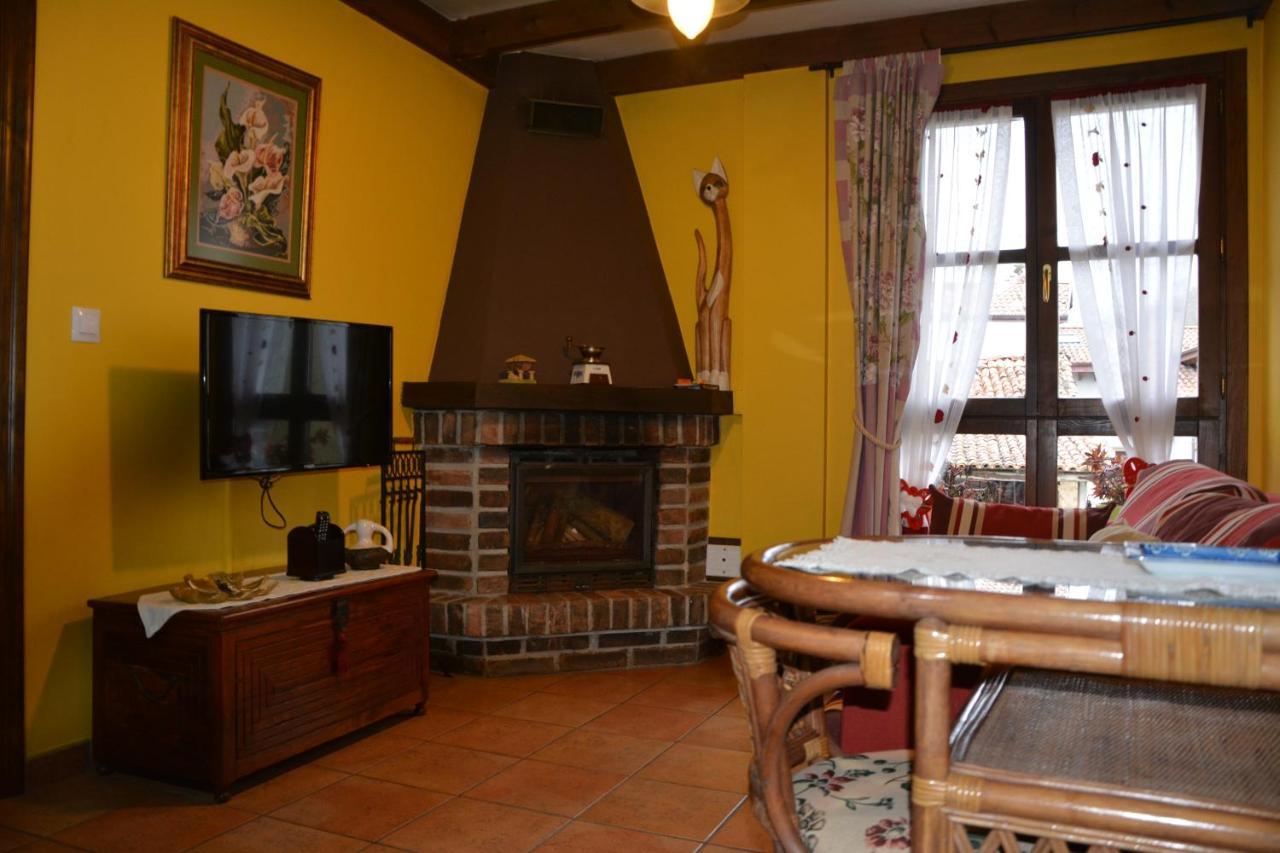 Apartamentos Rurales Piedrafita Llenin Bagian luar foto
