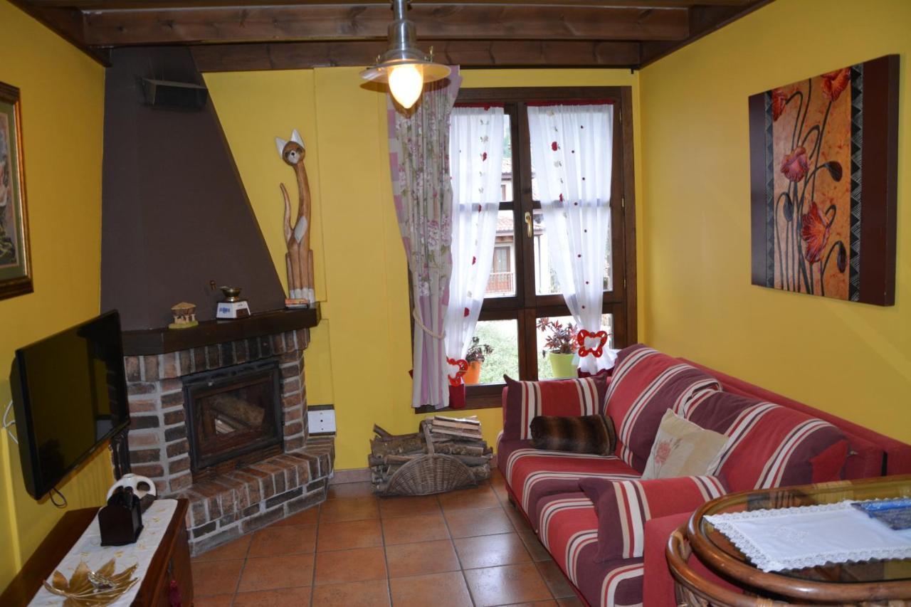 Apartamentos Rurales Piedrafita Llenin Bagian luar foto