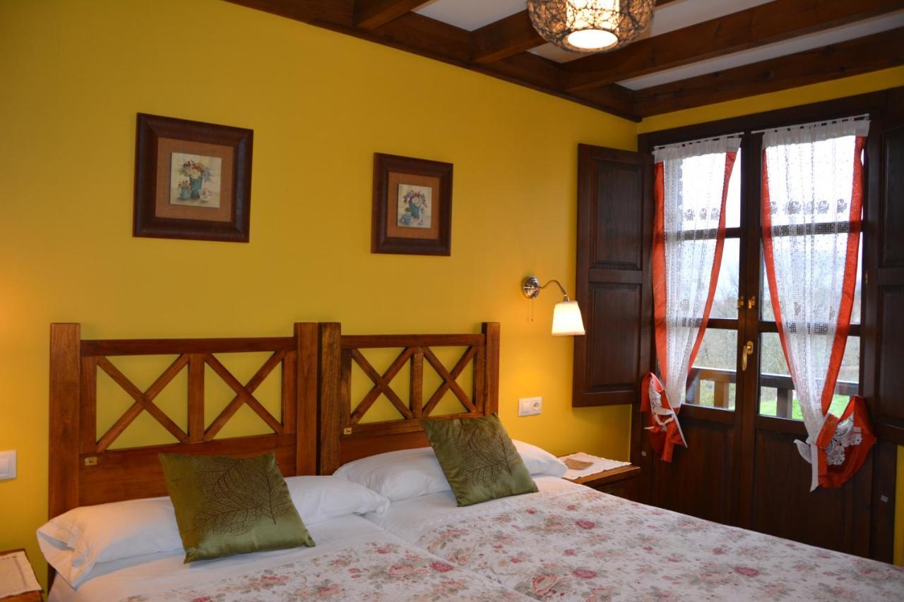 Apartamentos Rurales Piedrafita Llenin Bagian luar foto