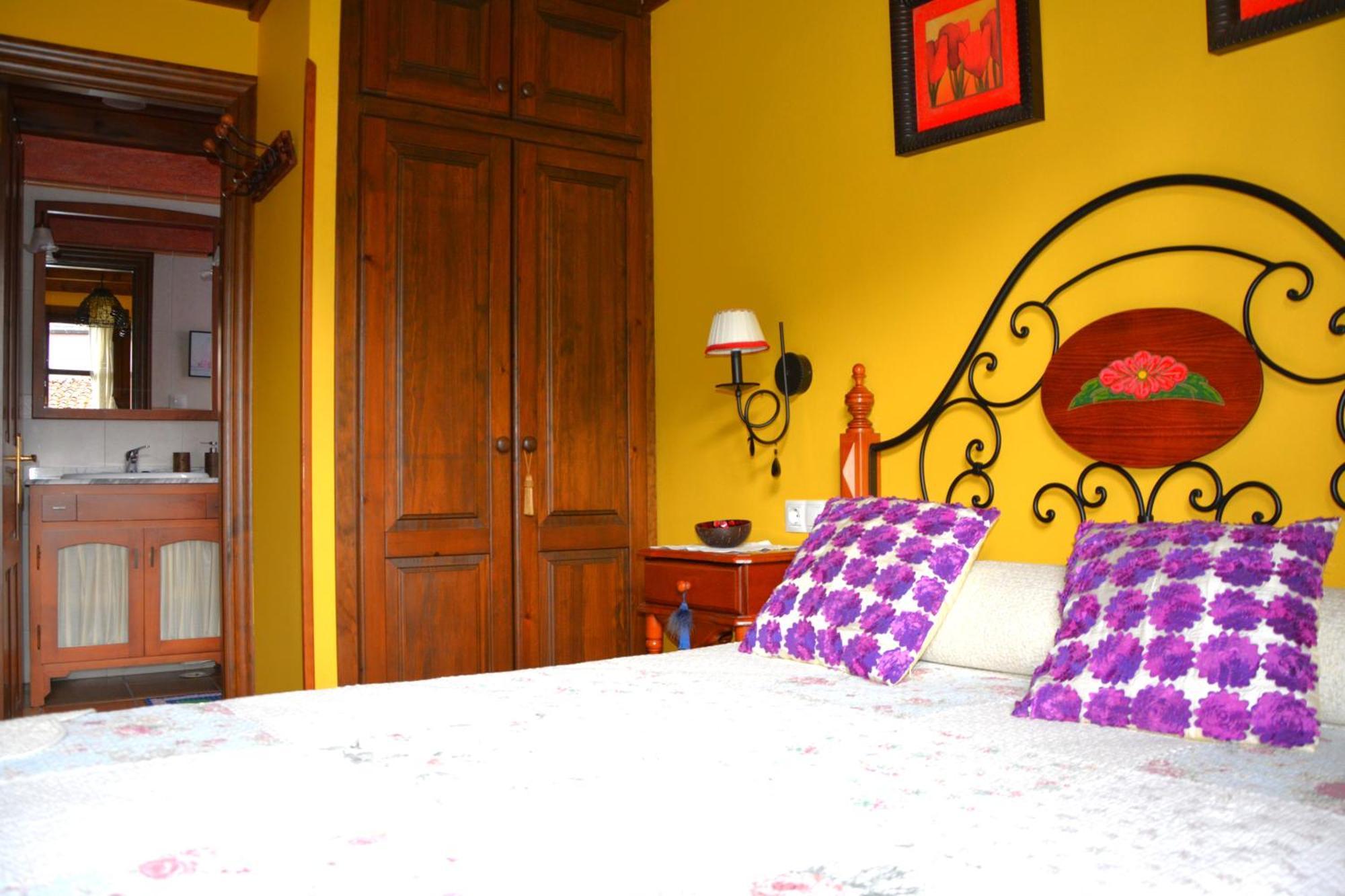 Apartamentos Rurales Piedrafita Llenin Bagian luar foto