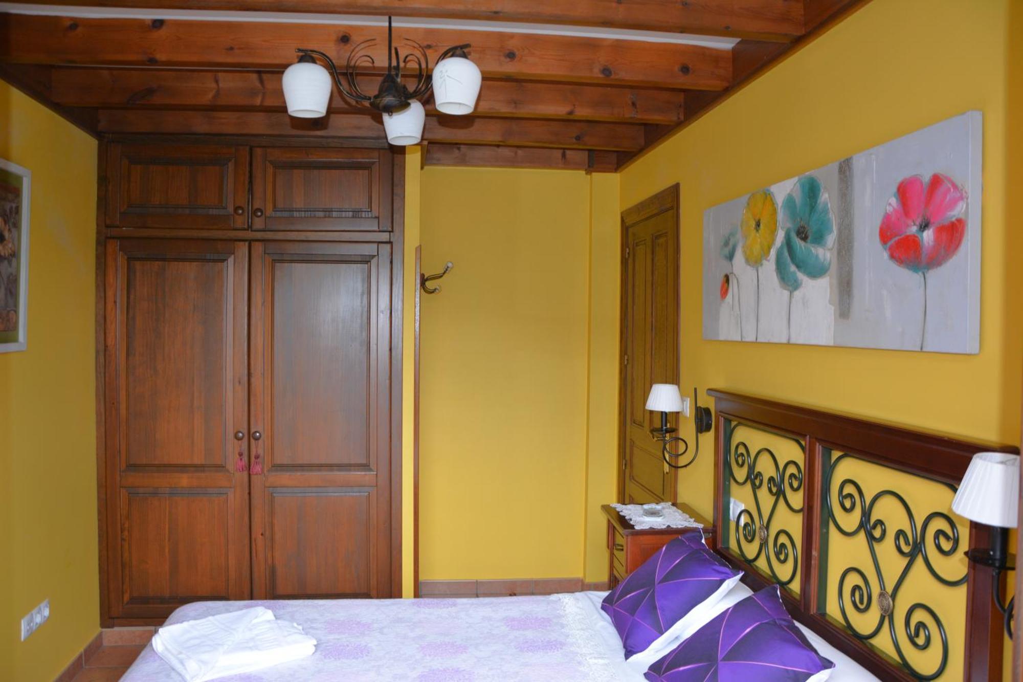 Apartamentos Rurales Piedrafita Llenin Bagian luar foto