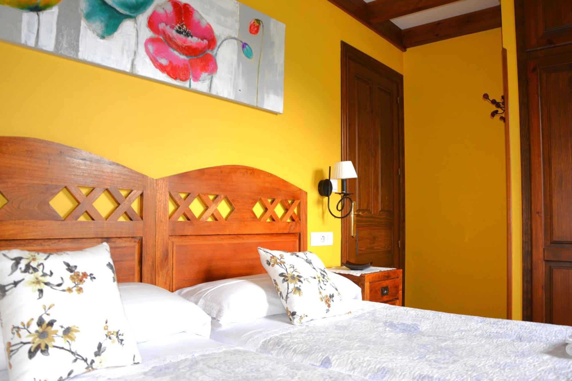 Apartamentos Rurales Piedrafita Llenin Bagian luar foto