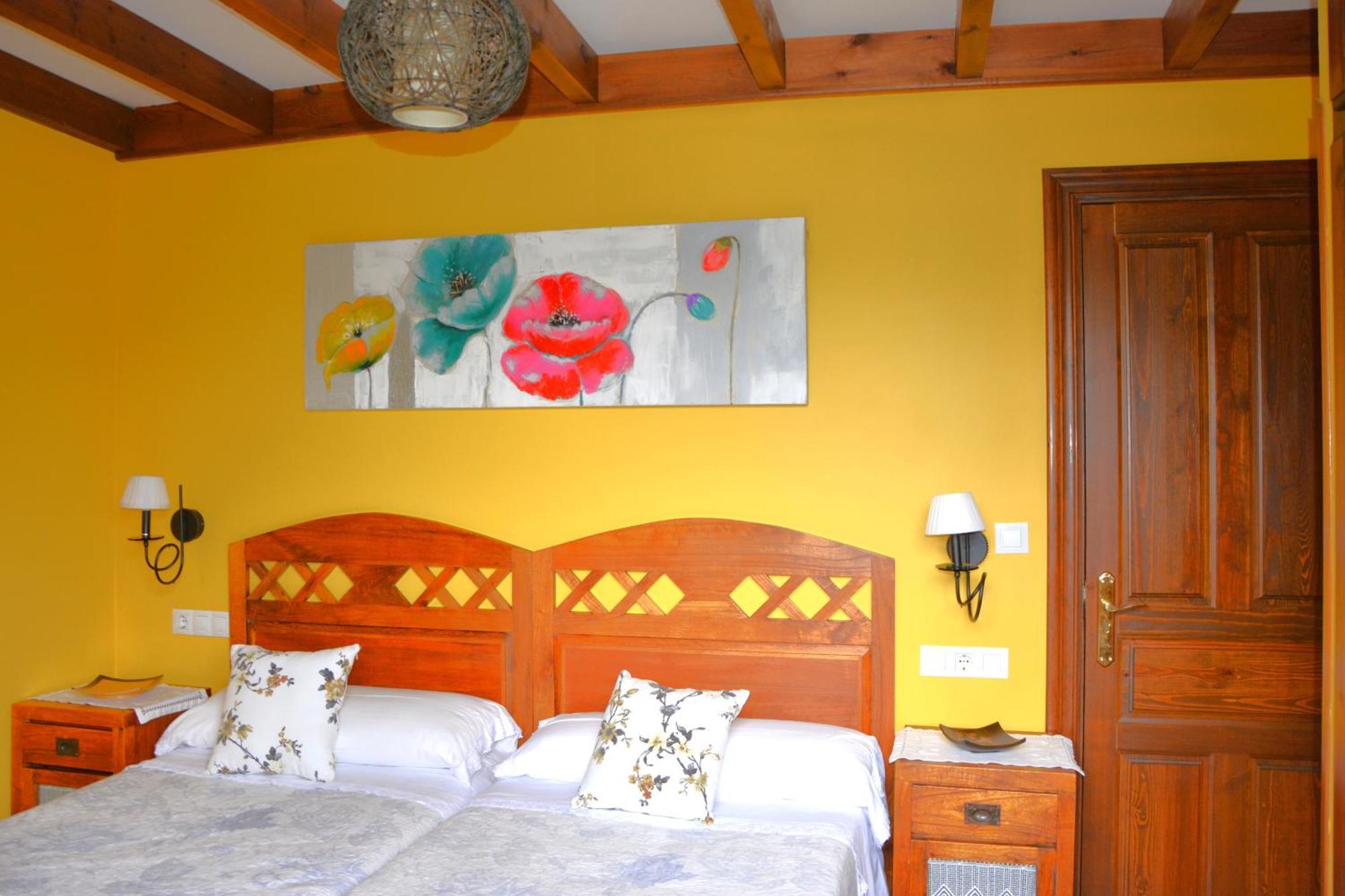 Apartamentos Rurales Piedrafita Llenin Bagian luar foto