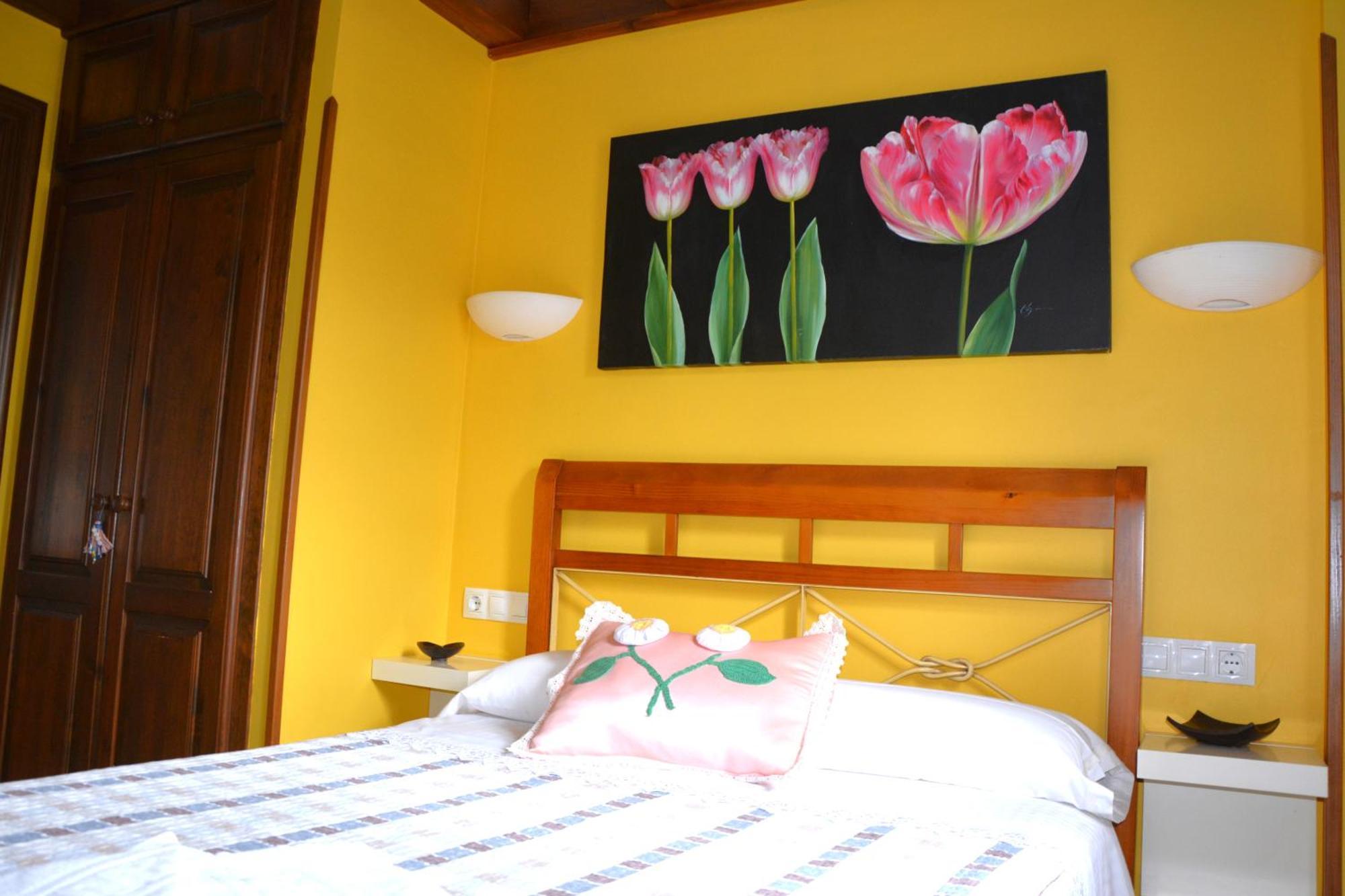 Apartamentos Rurales Piedrafita Llenin Bagian luar foto