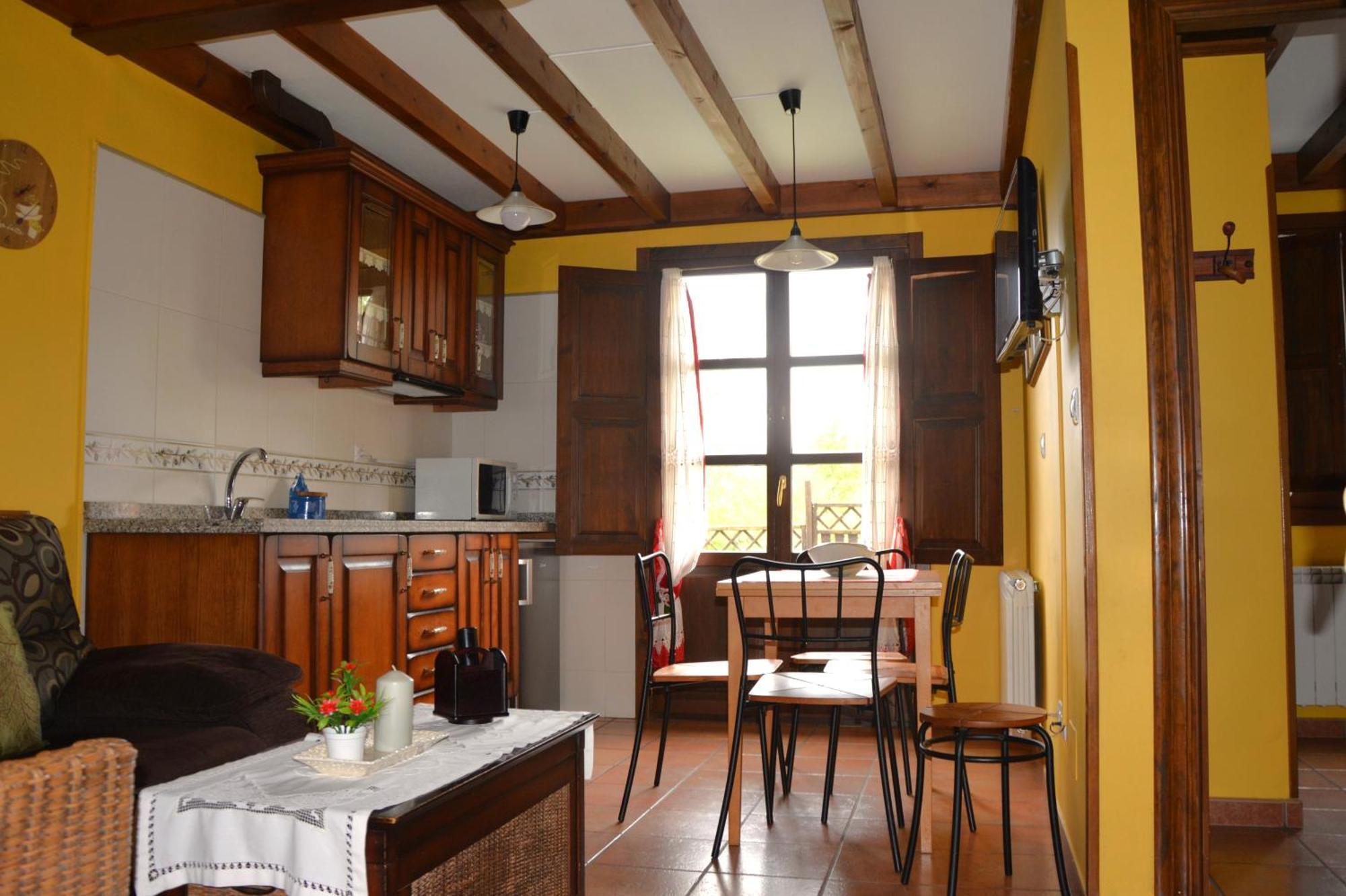 Apartamentos Rurales Piedrafita Llenin Bagian luar foto