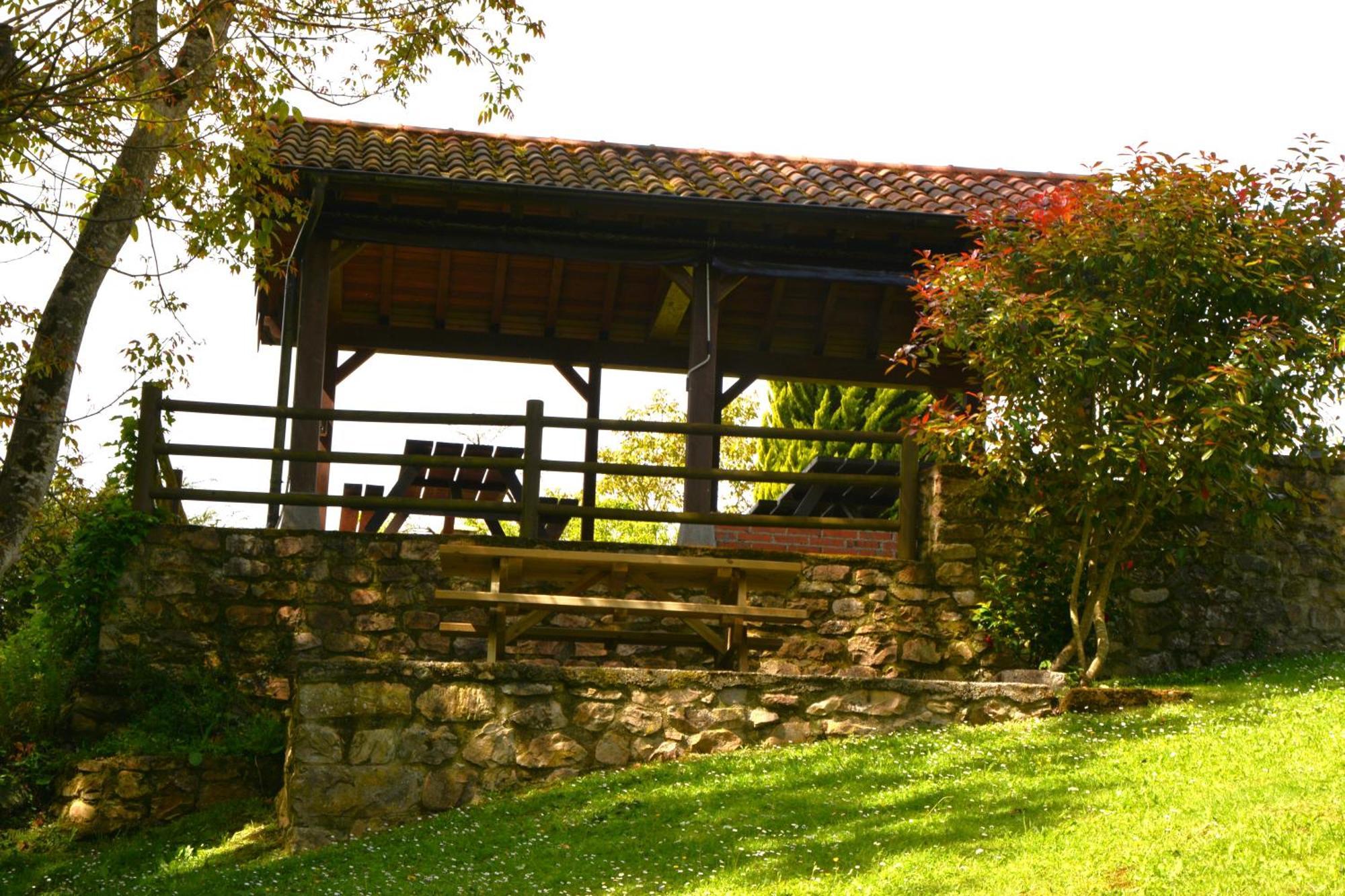 Apartamentos Rurales Piedrafita Llenin Bagian luar foto